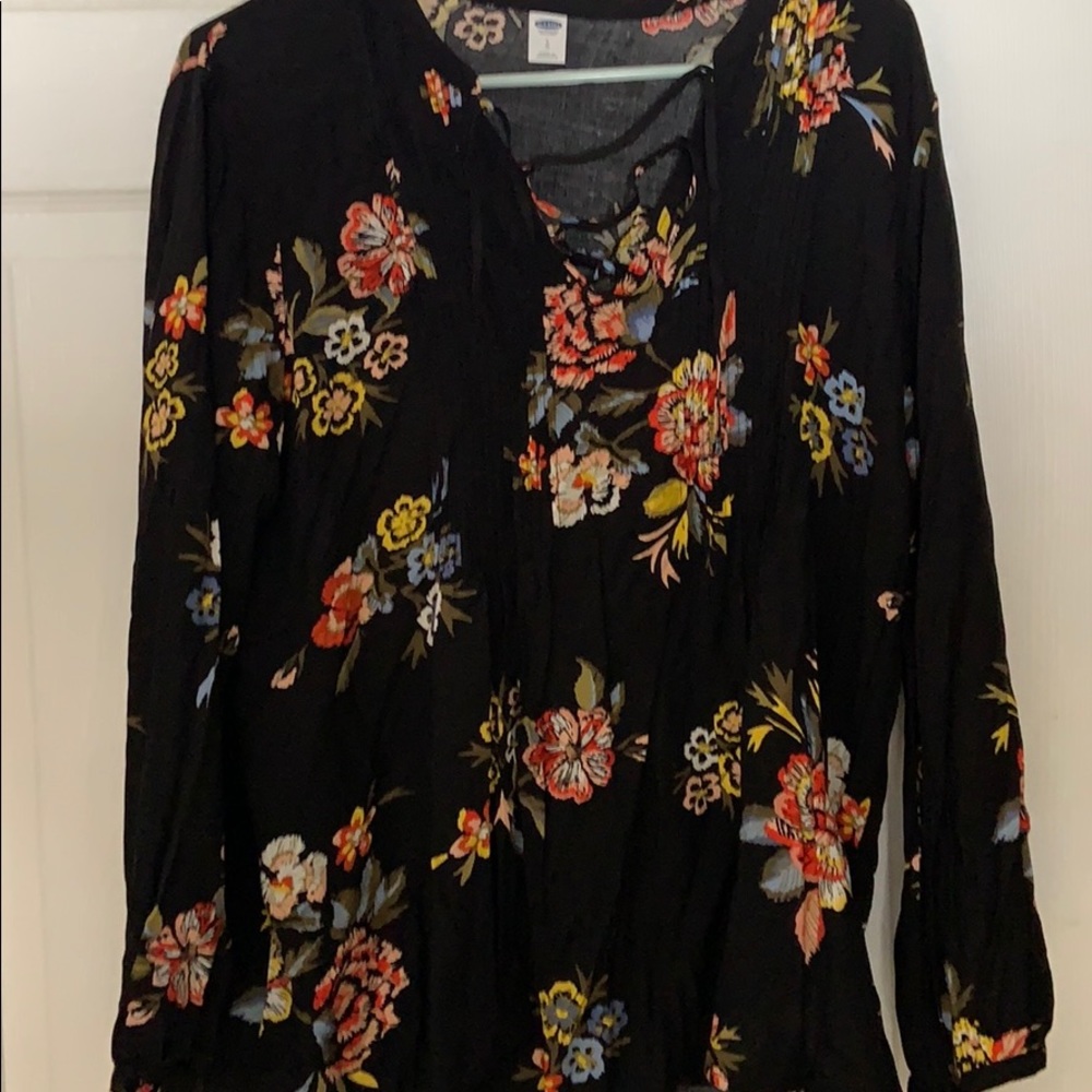Blouses - Picture 2 of 3